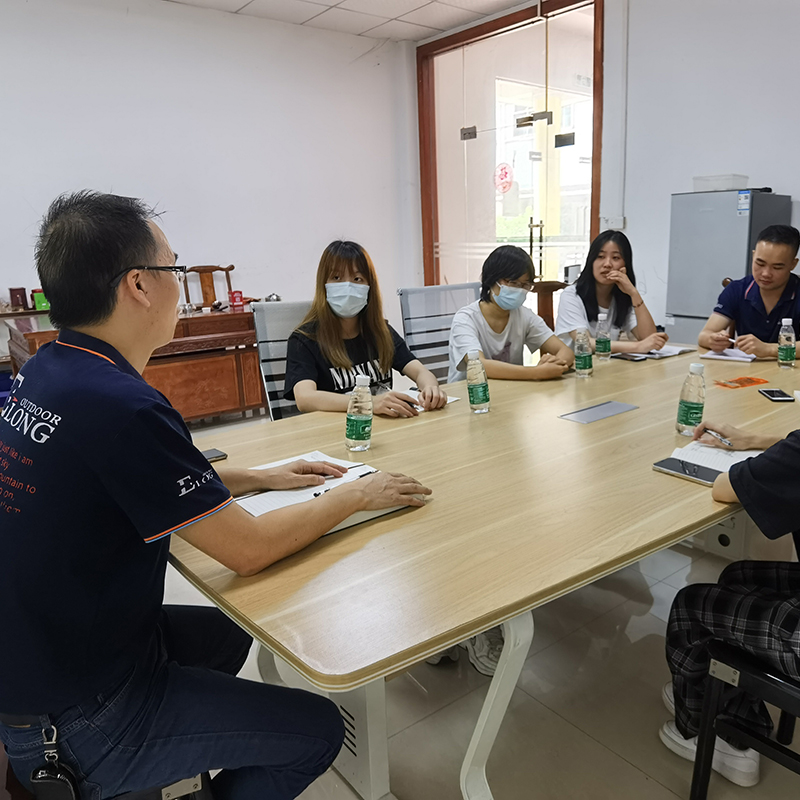 Compartiendo la reunión del comercio exterior.